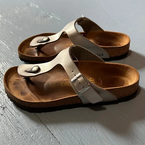 Berkinstocks in mint condition Amazon.com | Birkenstock Leather sandals nubuck femme  main image 2